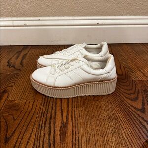 Dolce Vita sneakers